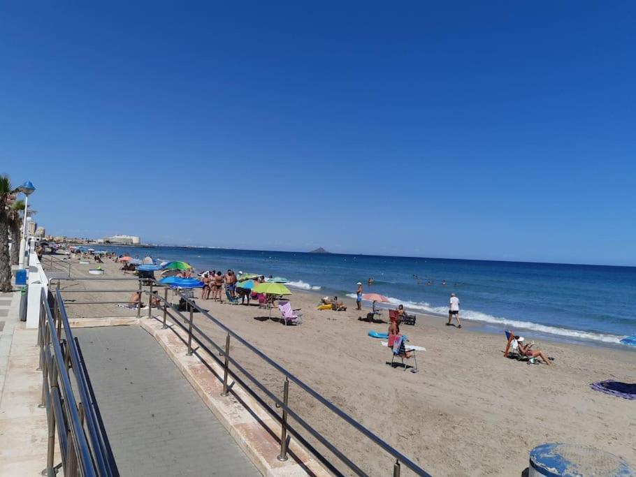 Cosy Flat With A Large Terrace Facing The Sea Apartamento La Manga del Mar Menor Exterior foto